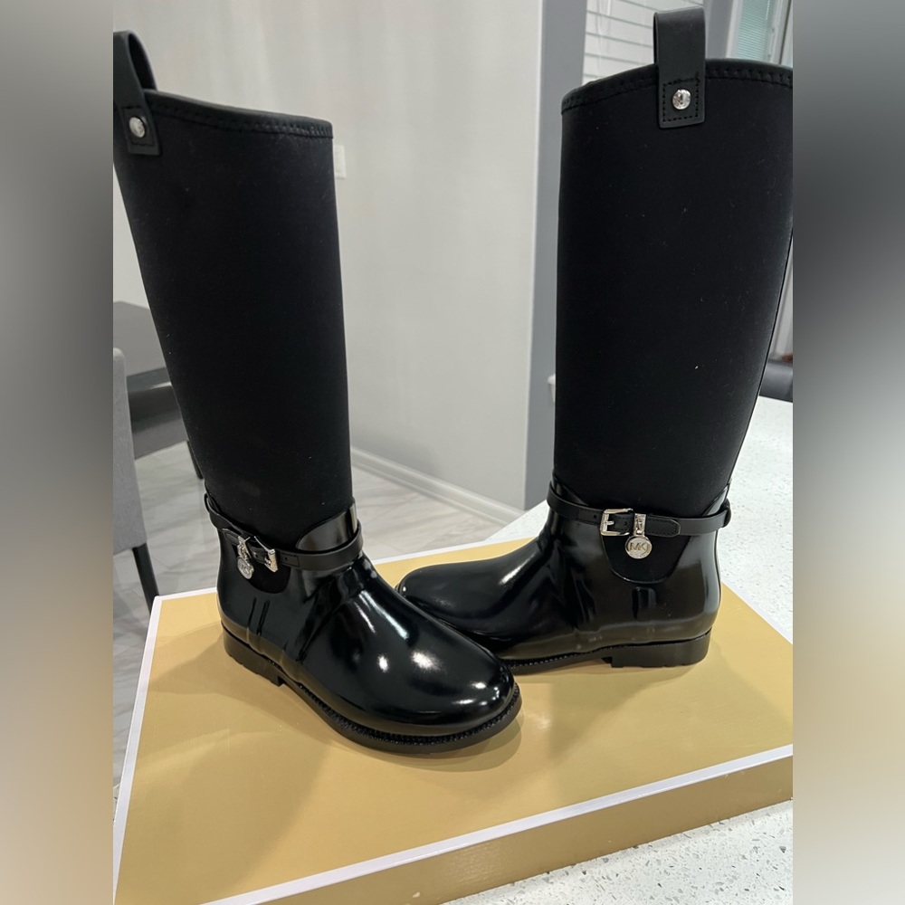 Michael Kors Rain boots size 8M - 38.5 NEW IN BOX. $95